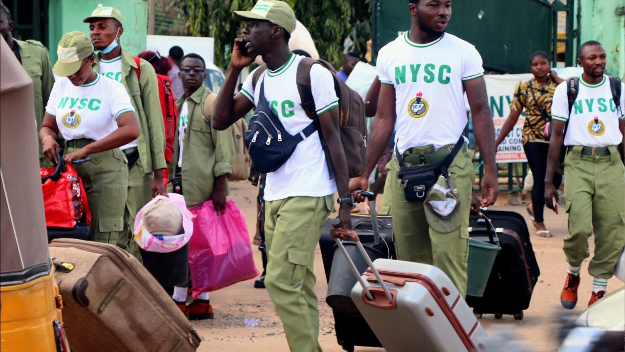 Image of NYSC members arriving at camp